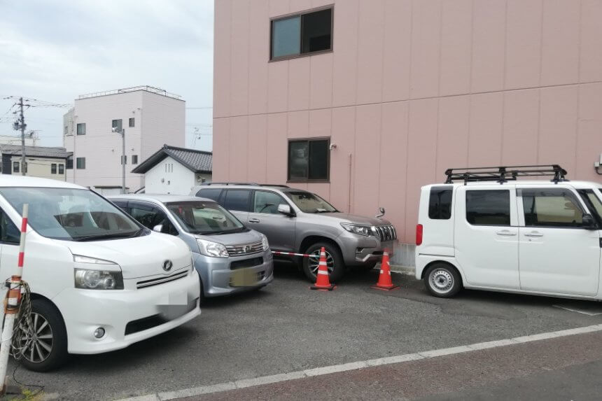 来々軒の駐車場