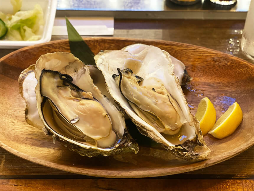 新鮮な焼き牡蠣
