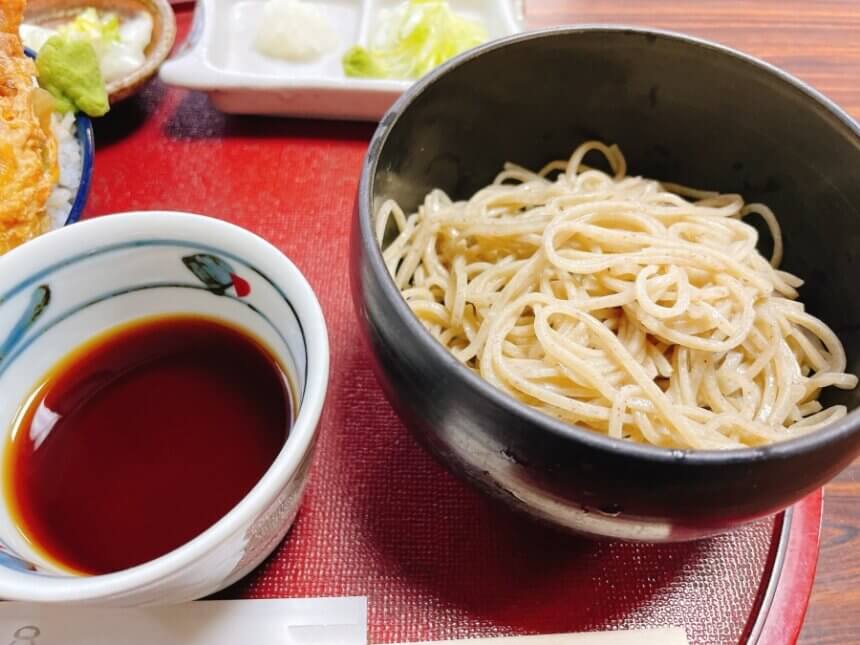 カツ丼に付く蕎麦