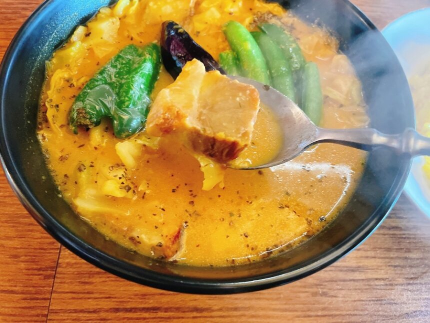 スープカレーの豚角煮
