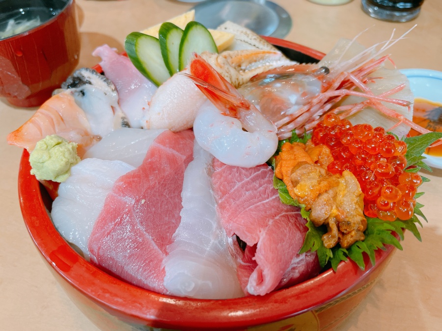 廻鮮寿司塩釜港の海鮮丼