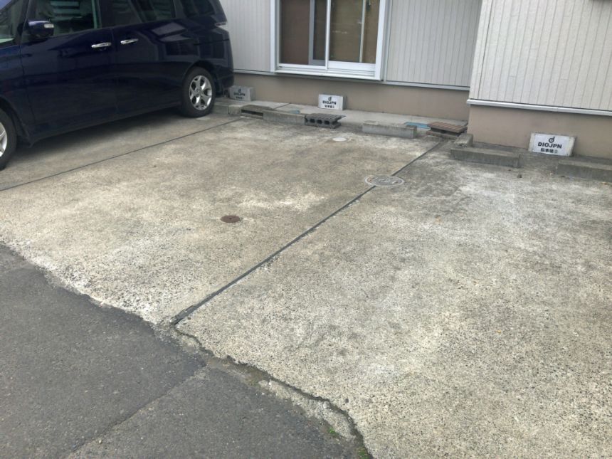 店舗前の駐車場