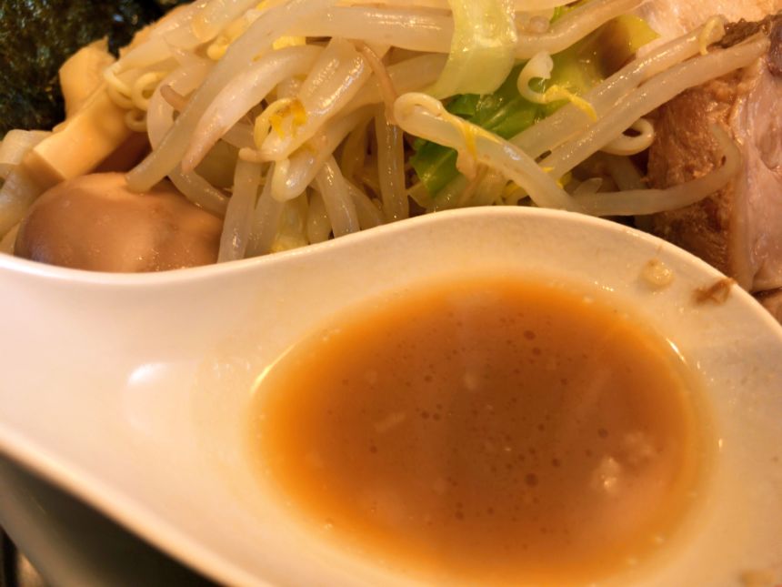特製ラーメンのスープ