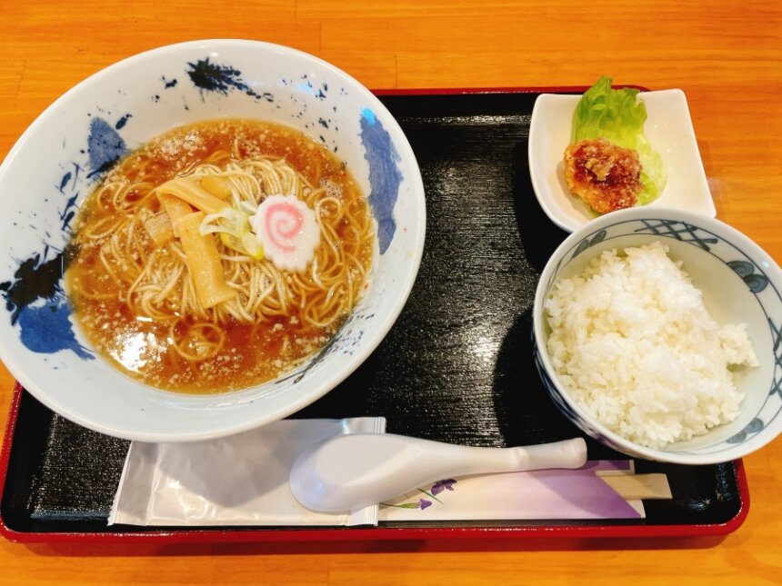 下馬屋のラーメンセット
