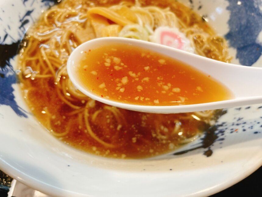 醤油ラーメンのスープ