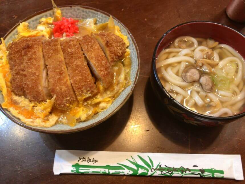 カツ丼とアサリうどん(サービスランチ)