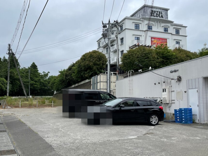ローソン裏の駐車場