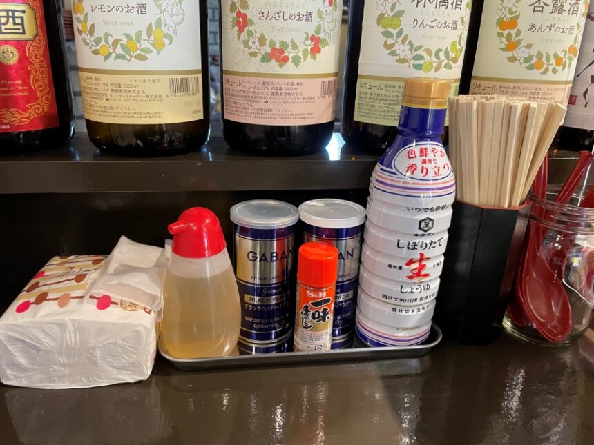 卓上の調味料