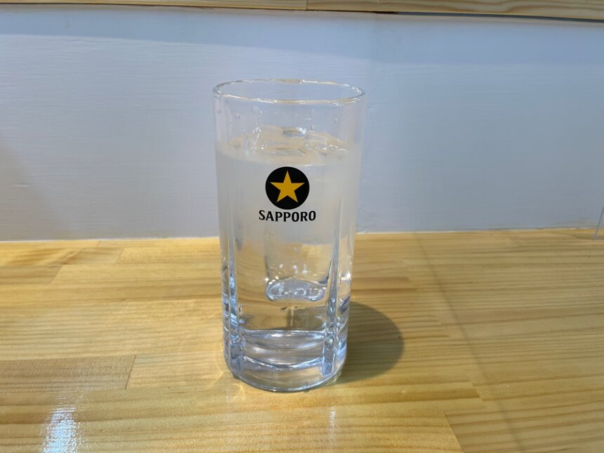 ジョッキに入った水