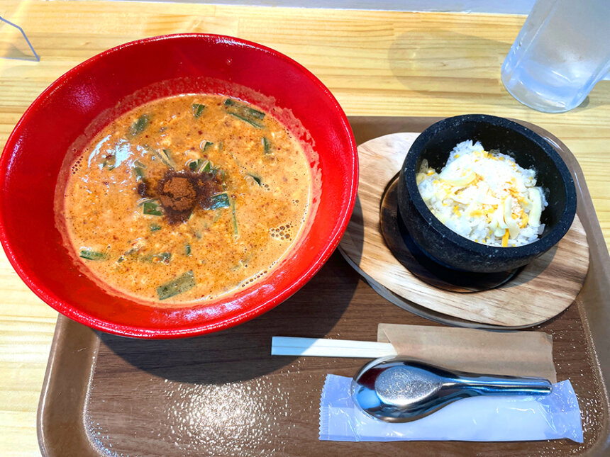 エビ辛麺と石焼ご飯