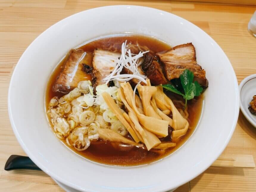 ら・yoshino の醤油ラーメン