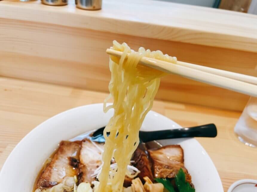 縮れのある中華麺