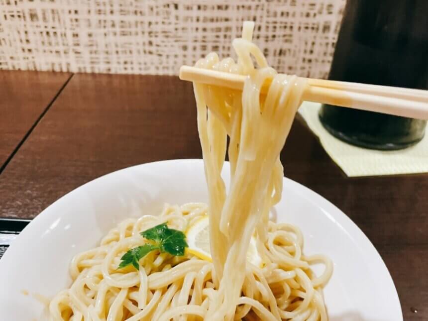 つるつるプリプリの麺