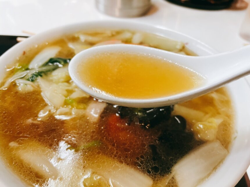 広東麺のスープ