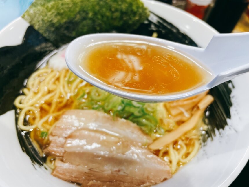 八木ラーメンのスープ