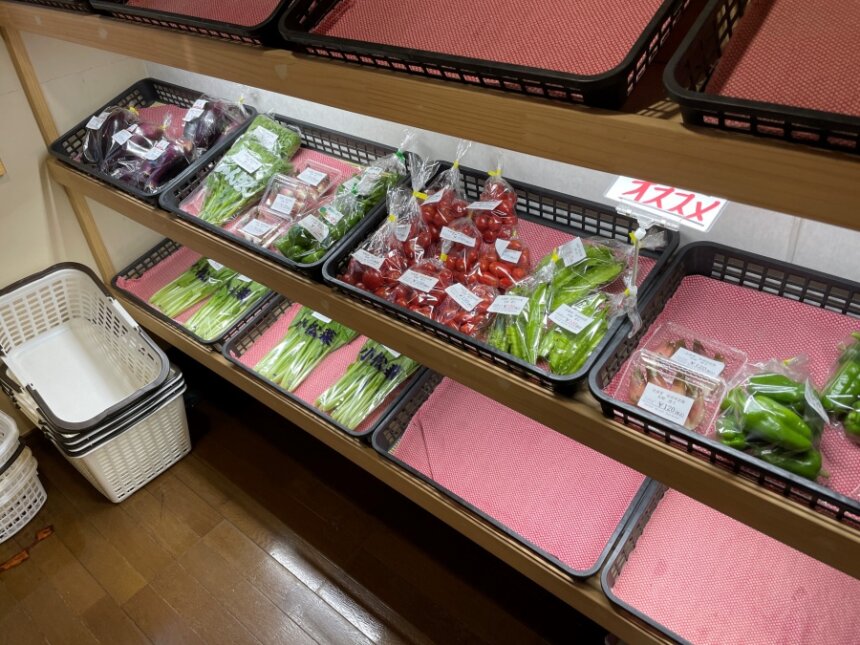 店内の野菜直売所