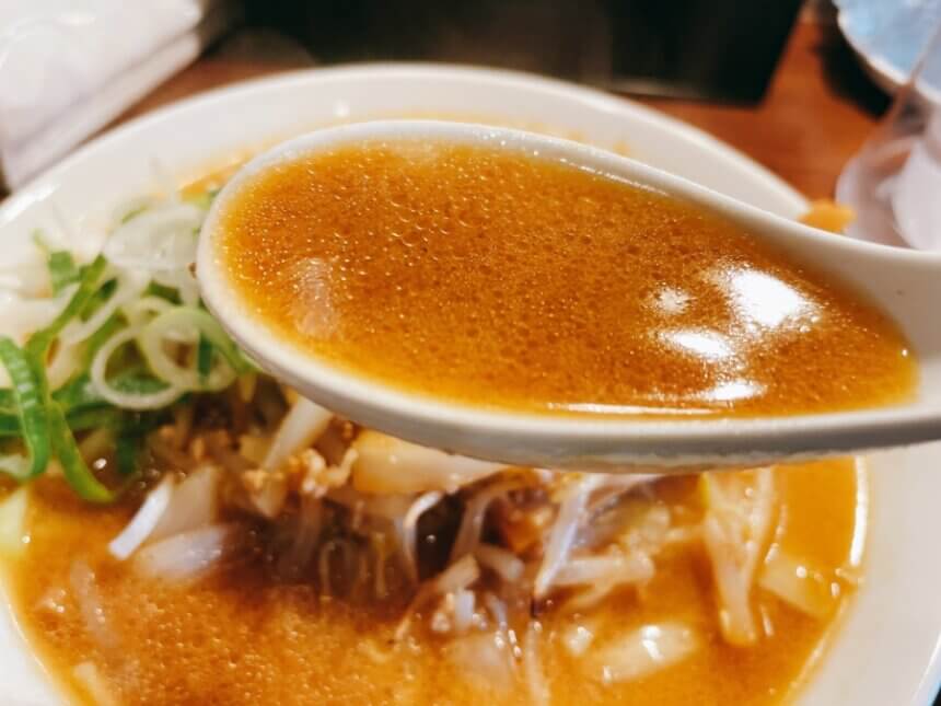 味噌ラーメンのスープ