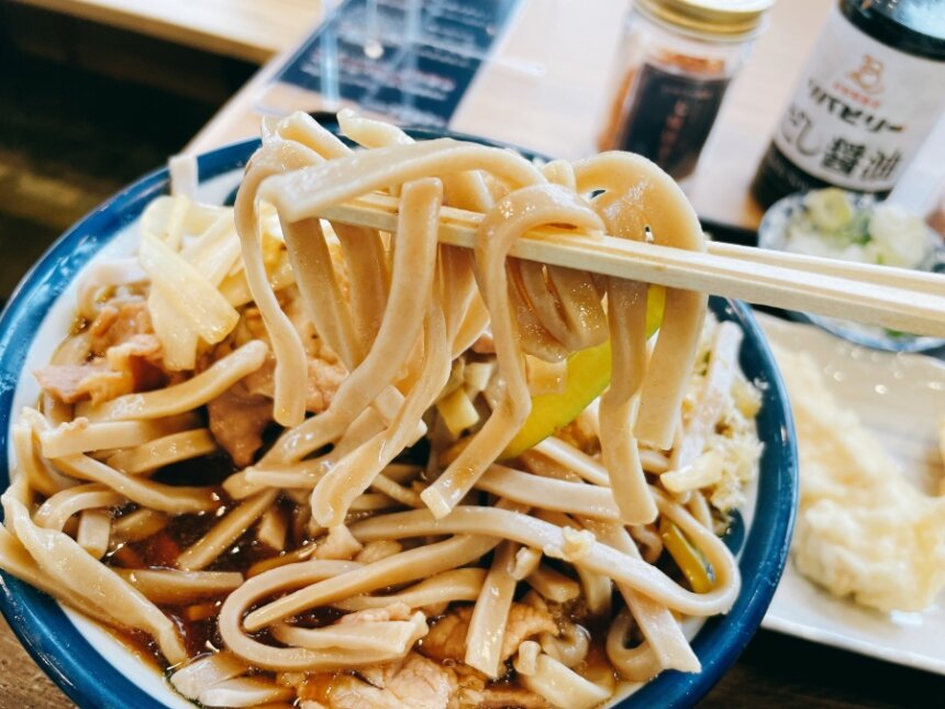 冷や肉の極太蕎麦