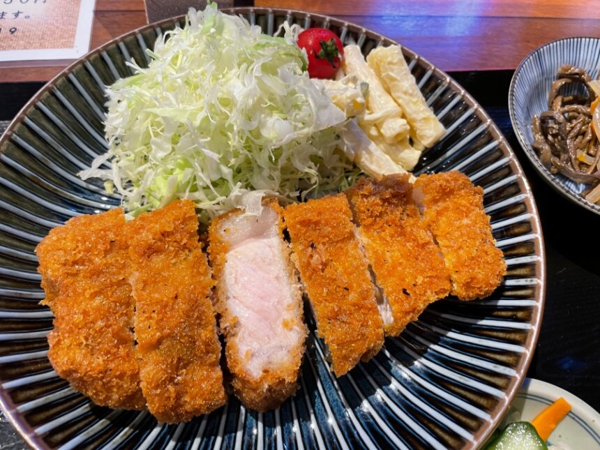 JAPAN Xのロースカツ