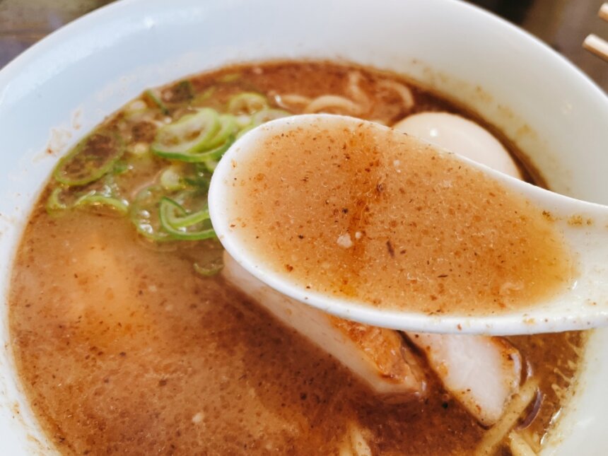 濃厚ラーメンのスープ