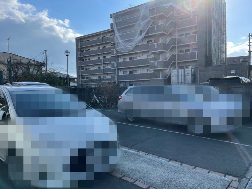 となりのれすとらんの駐車場