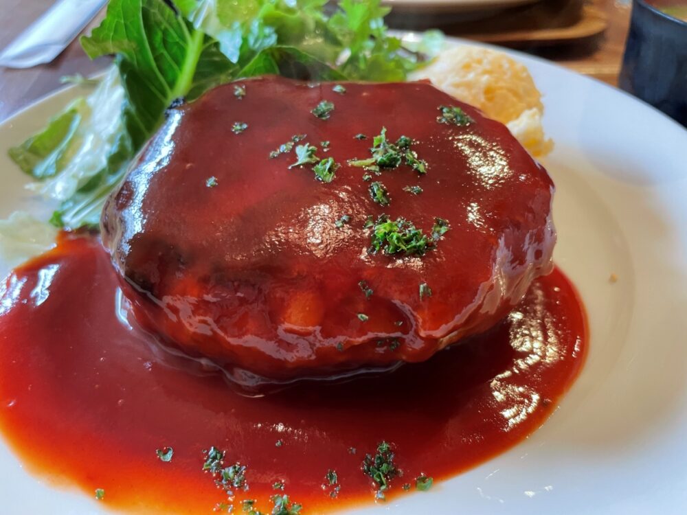 分厚いハンバーグ