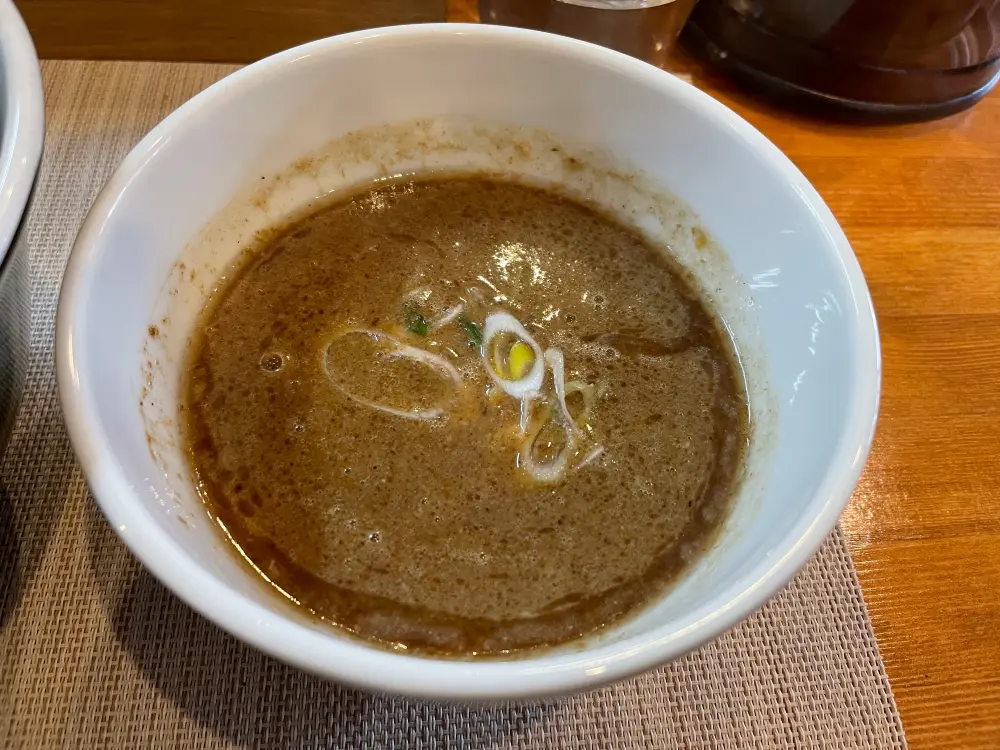 濃厚鰹つけ麺のスープ