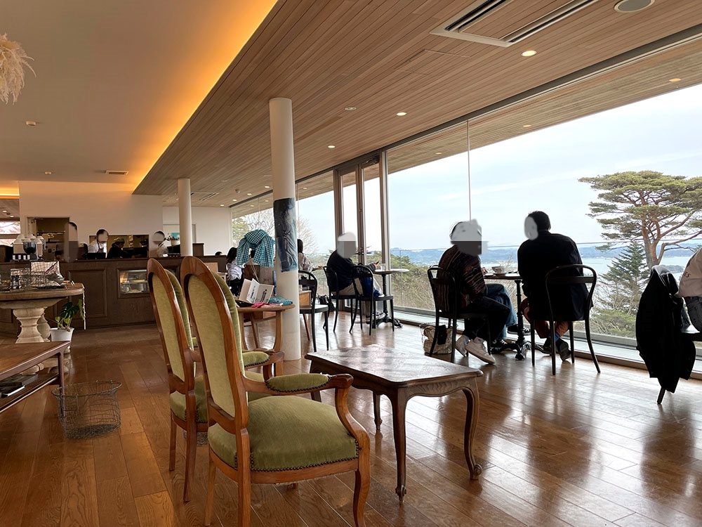 カフェLe Romanの店内