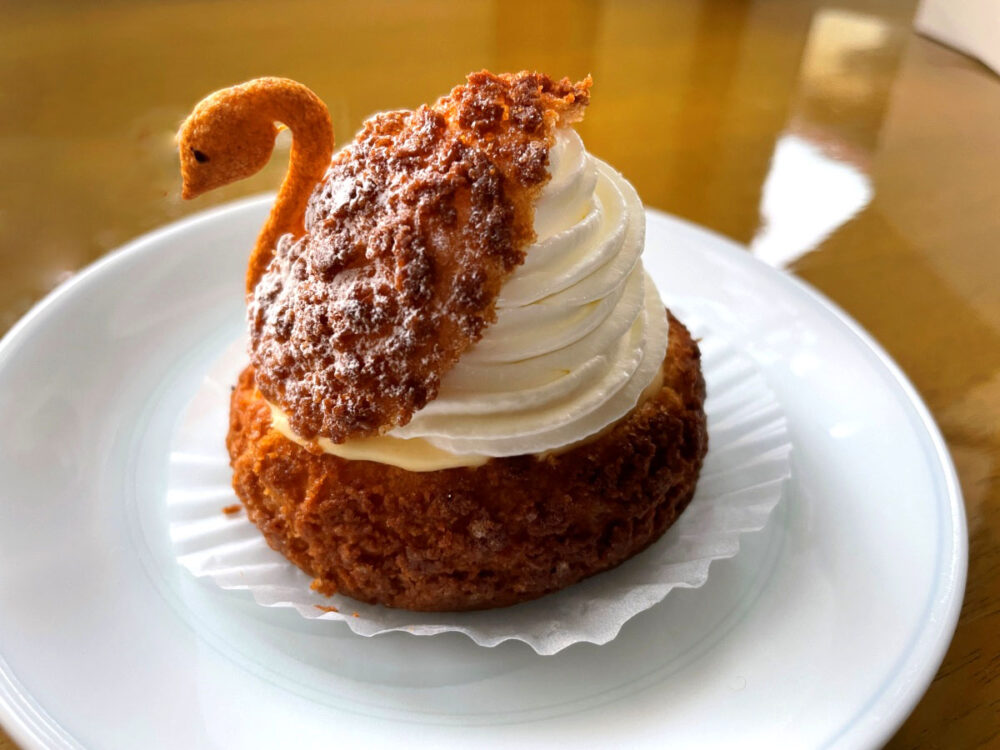 スワンのシュークリーム