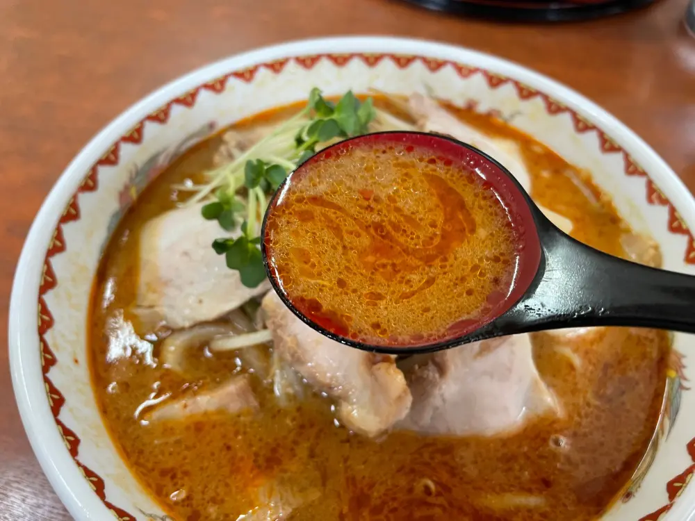 カラチョンラーメンのスープ