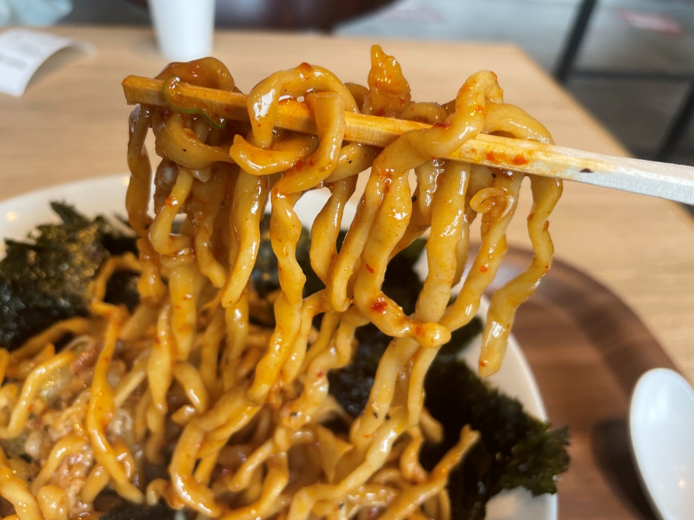 辛旨まぜそばの麺