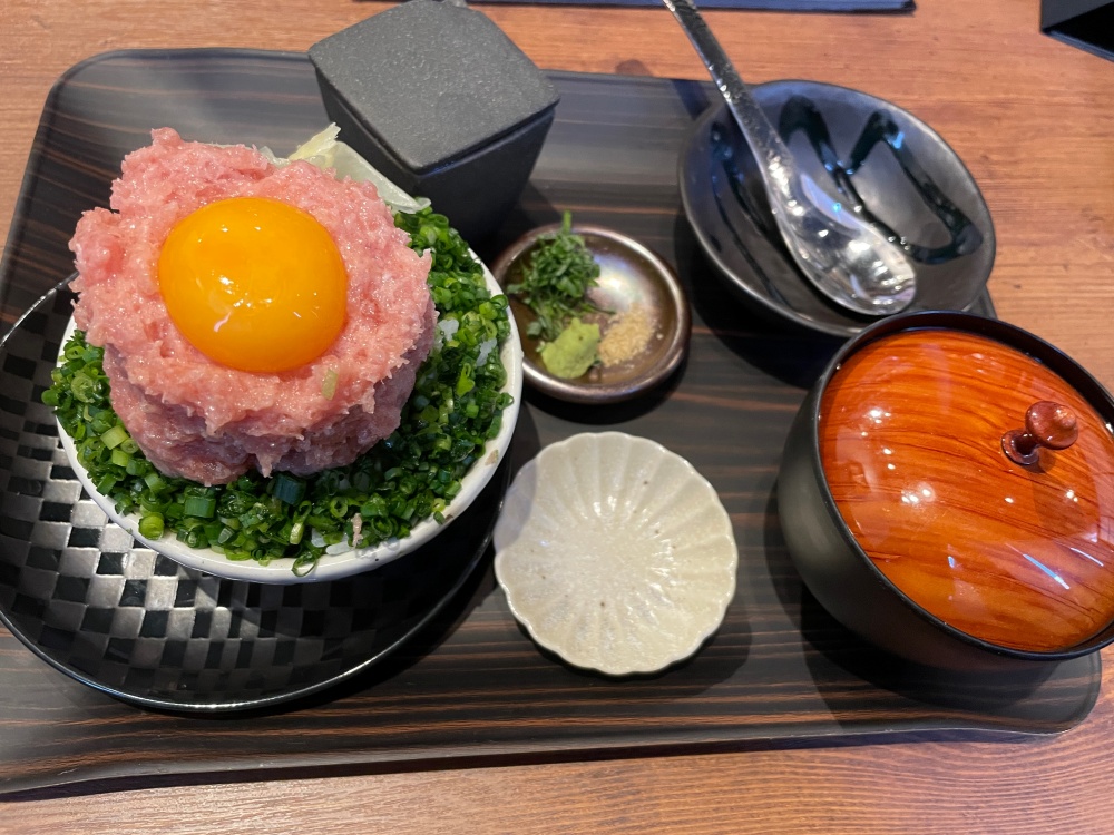 ネギトロ丼とアラ汁