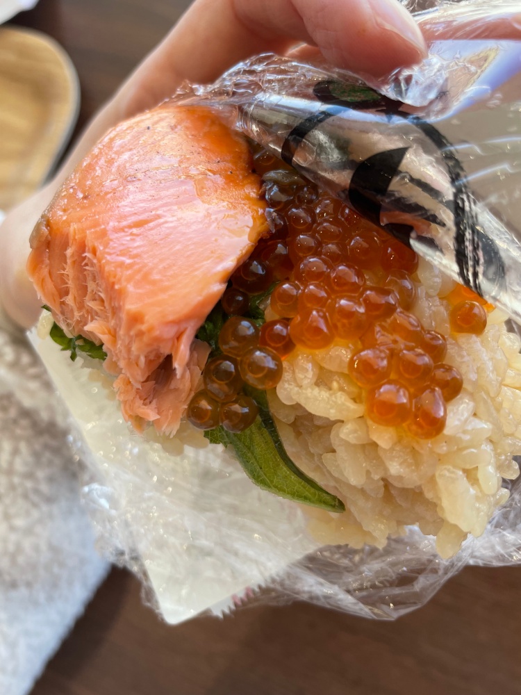 しゃけの切り身とイクラ