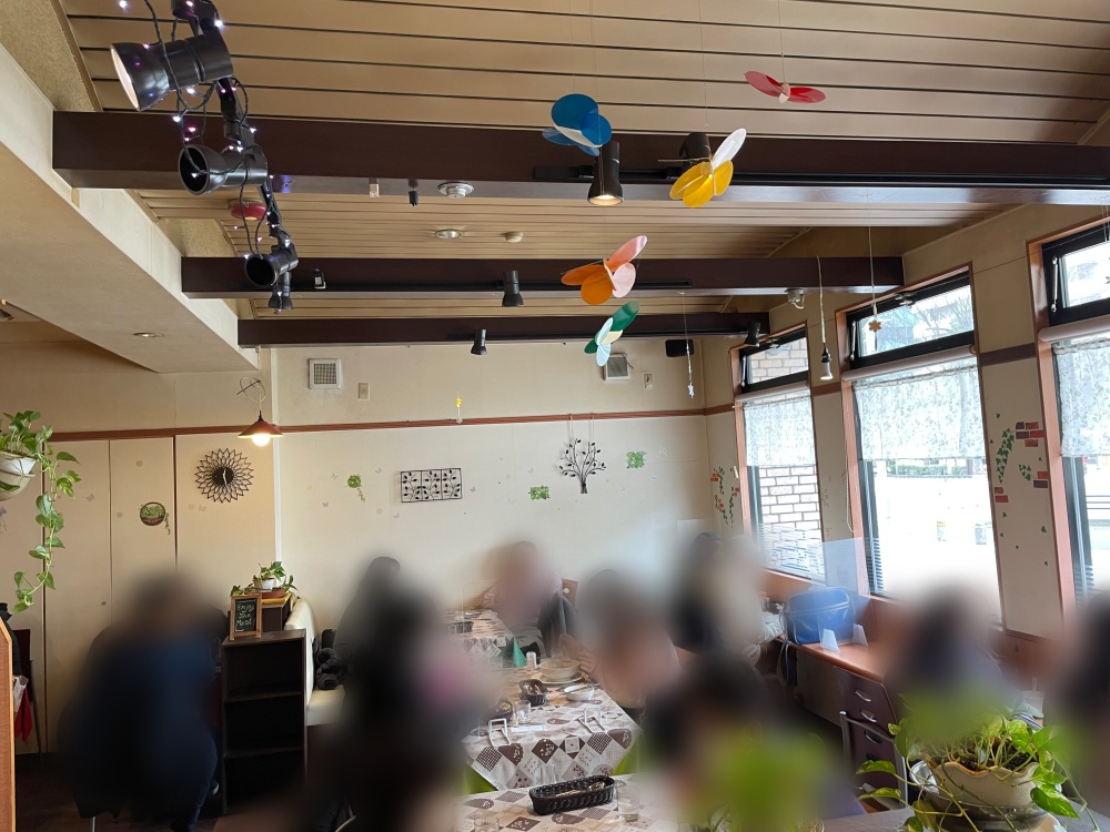 おにおんとまと店内の様子