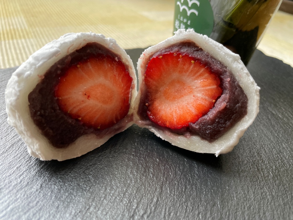しおがま松島屋のいちご大福