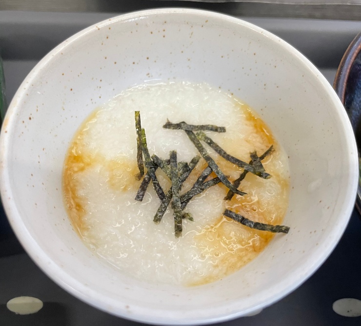 小鉢に入ったとろろ