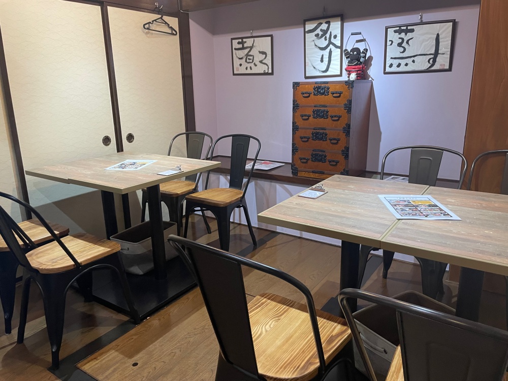 膳やのテーブル席