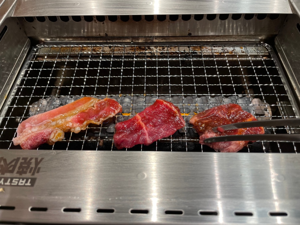 焼いている肉