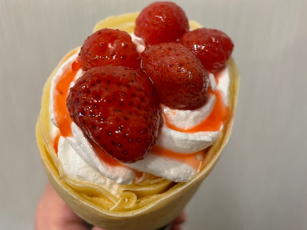 苺のルビーソース　クリーム仕立て