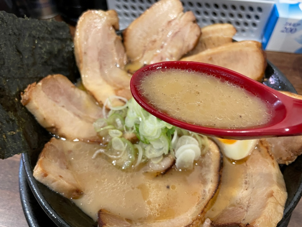 味噌チャーシューのスープ