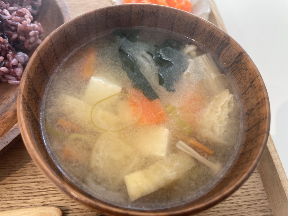 具だくさんの味噌汁