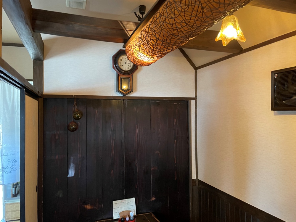 趣のある店内