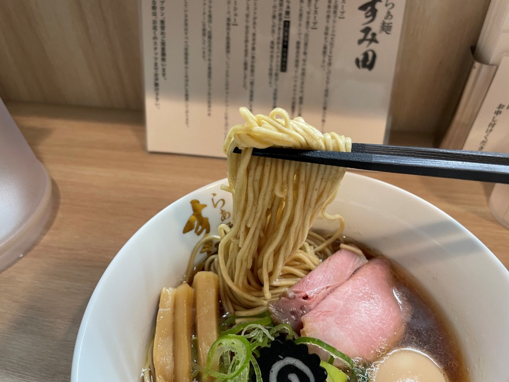 全粒粉入りの細麺