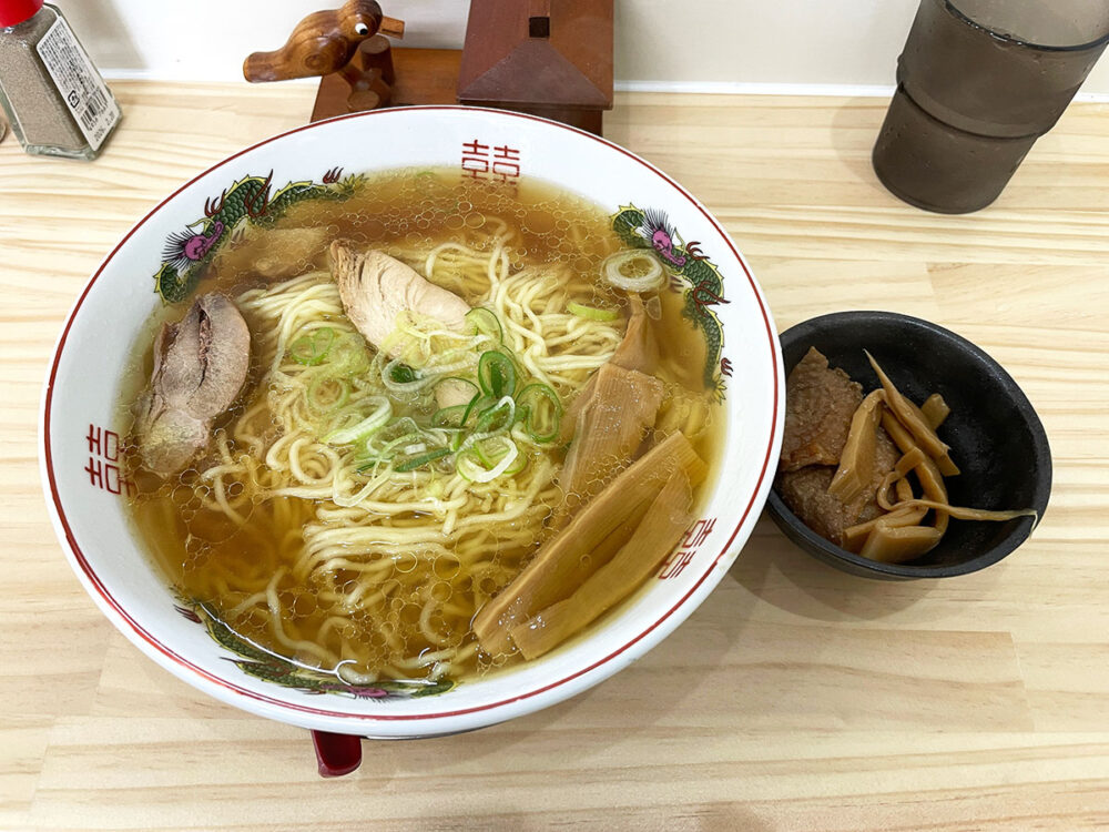 醤油ラーメンと鶏皮