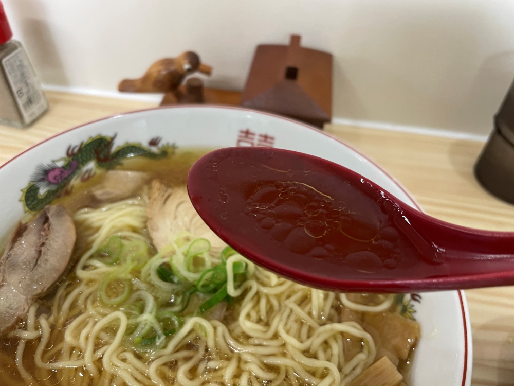 鶏の旨味あふれるスープ