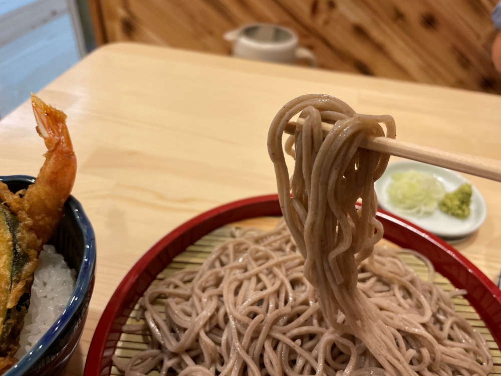 ほんのり甘い田舎そば