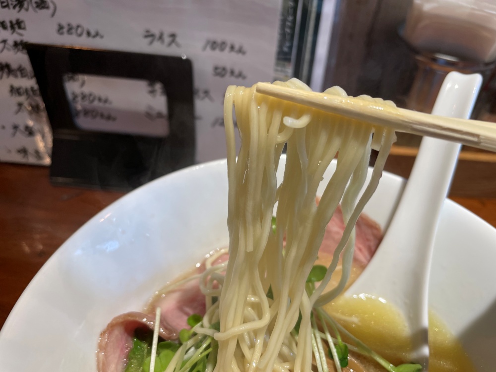 ストレートの細麺