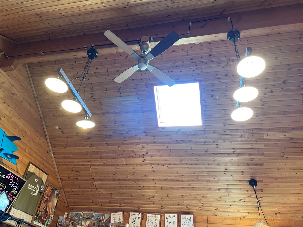 天窓から差し込む光