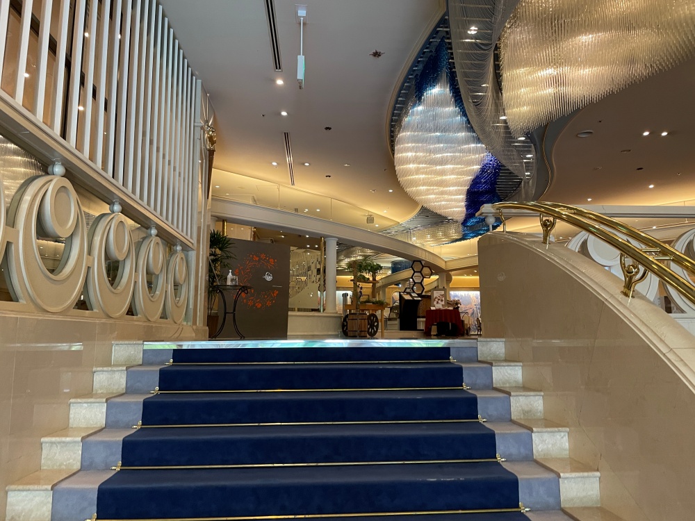 カフェラウンジマロードの外観