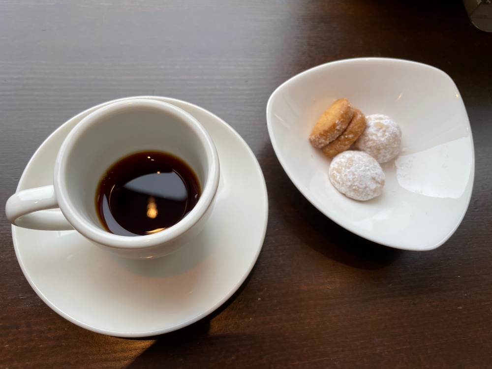 水出しコーヒーとクッキー